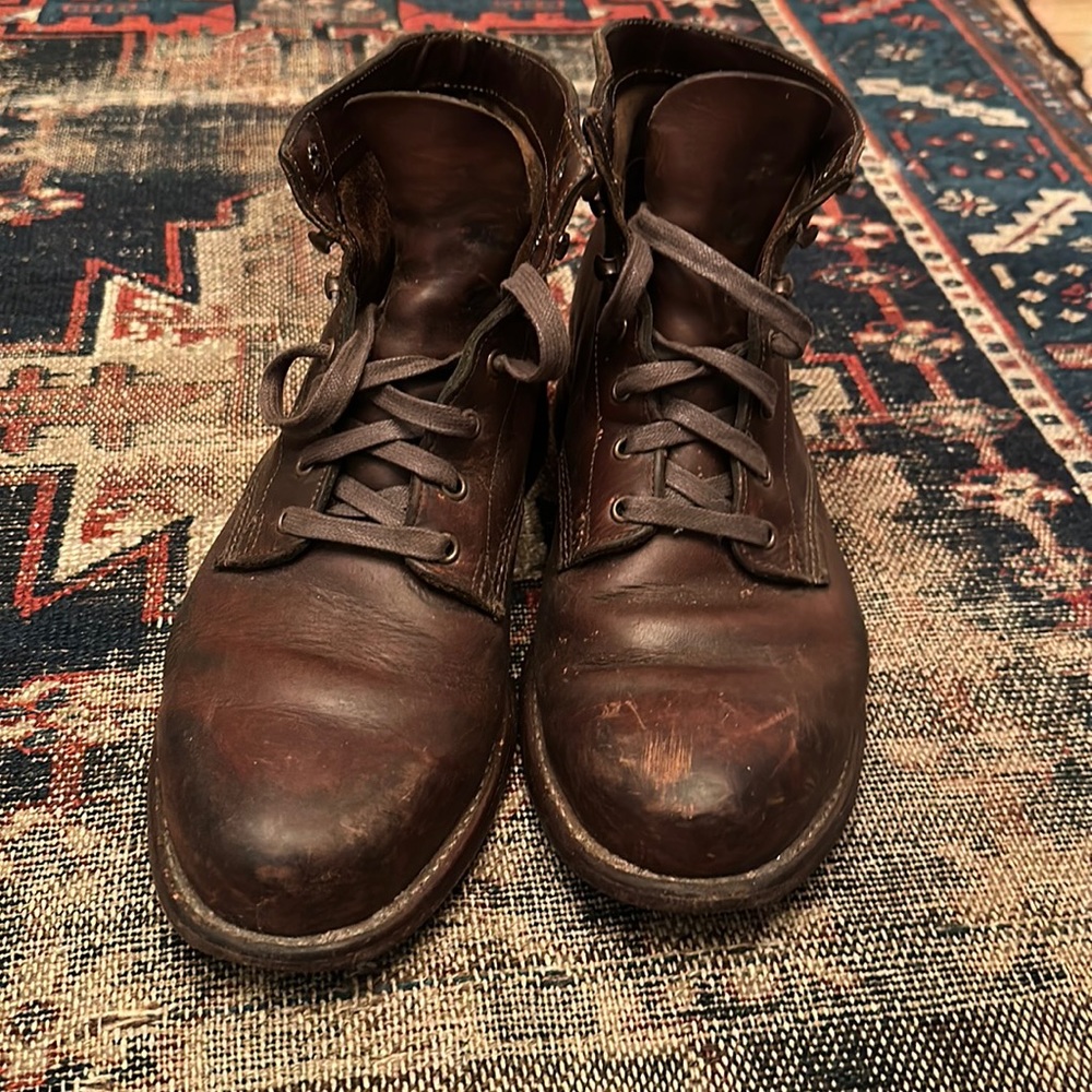 Wolverine 1000 Mile Boots - broken in nice patina - 9.5